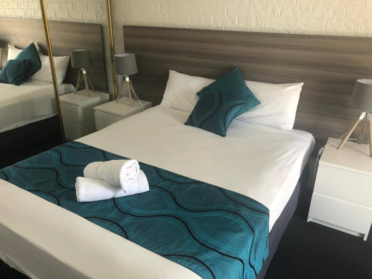 Bribie Waterways Motel Bongaree Exterior photo